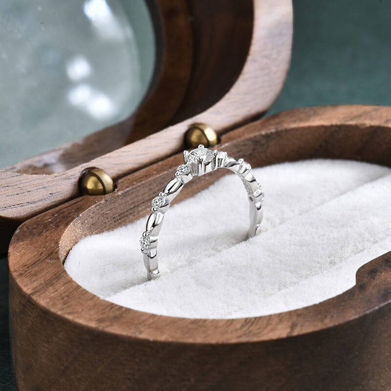 Pierścionek ze srebra próby 92 – Minimalist Ring Stackable recenzja i cena